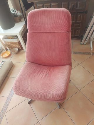 Sillón individual rojo de pana