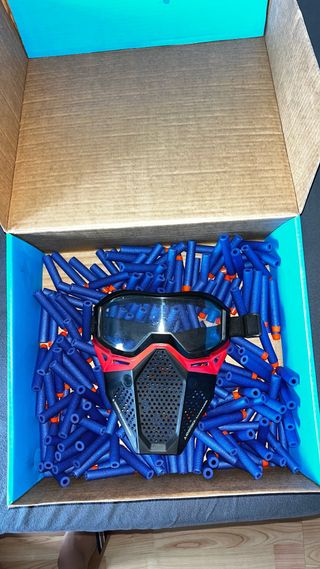 Dardos y máscara Nerf/Airsoft
