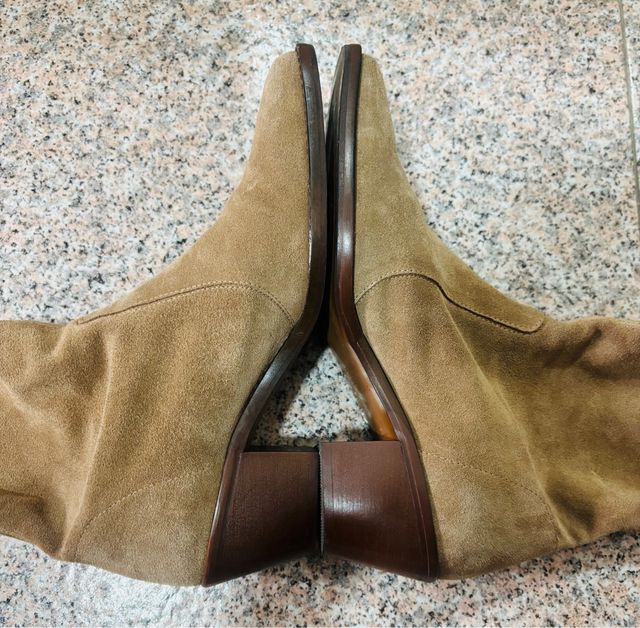 Botines tipo chelsea de piel de la marca Bellehari