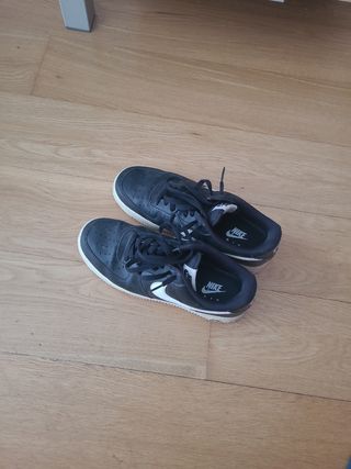 Nike Air Force 1 Negras