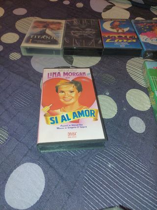 Películas VHS: Titanic, X-Men, Lina Morgan