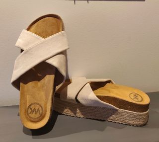 Sandalias de plataforma beige