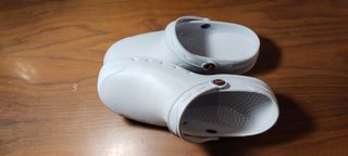 Zuecos blancos estética