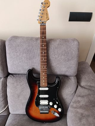 Guitarra Fender Player Stratocaster Sunburst