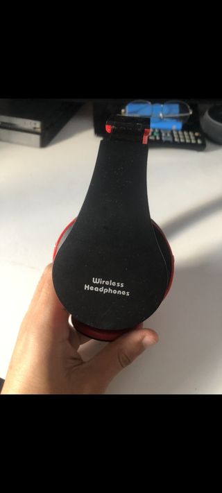 Auriculares Inalámbricos Rojos y Negros