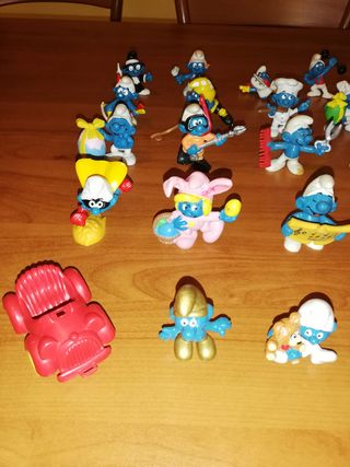Lotto n. 24 Puffi Vintage più accessori