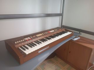Teclado Casio Casiotone CT-701 Vintage
