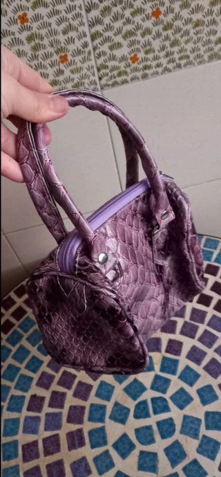 Borsa a mano viola effetto pitone