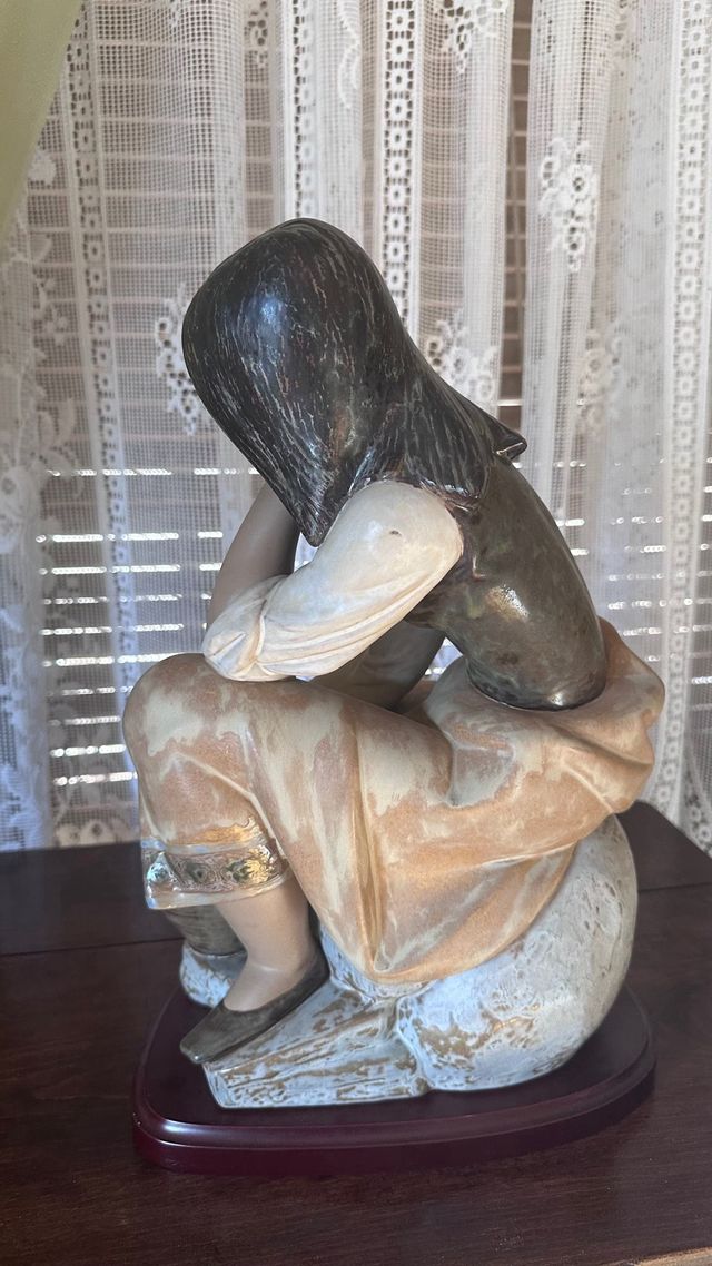 SUPER OCASIÓN Figura Lladró Cantarera IMPECABLE