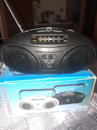 Radio Compacta Antigua AM/FM