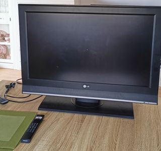 Televisor LG 32LC45