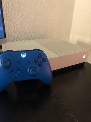 Xbox One All Digital da 1 TB bianco