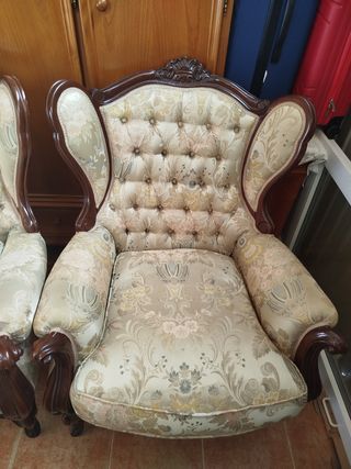 Dos butacones Isabelinos madera