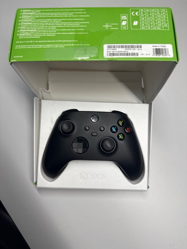 Mando Xbox Carbon Black
