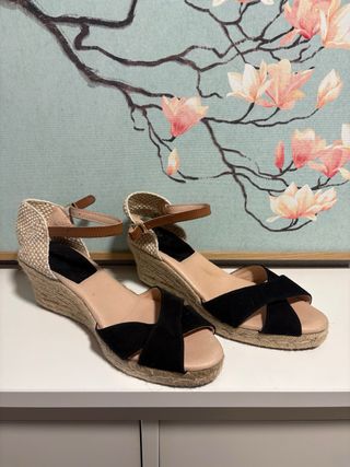 Sandalias cuña marca Mimao Talla 39