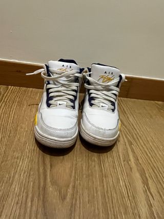 Nike Air Blancas y Amarillas
