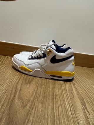 Nike Air Blancas y Amarillas
