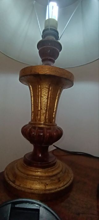 Lampada da tavolo con paralume beige