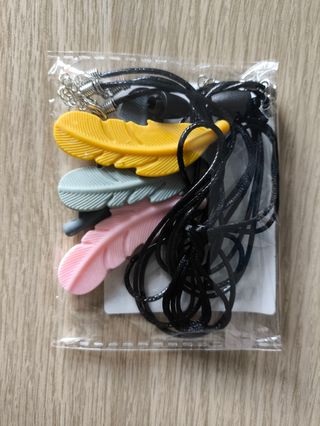 Collares con colgante de pluma, 4 colores