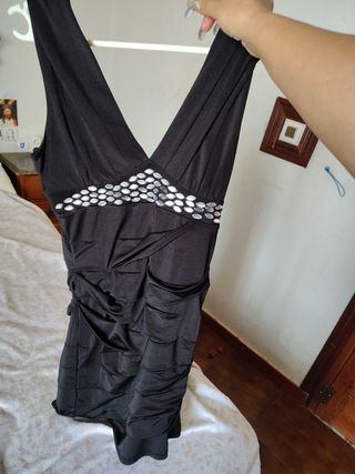 Vestido negro con pedrería