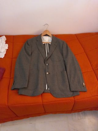 Americana de caballero gris