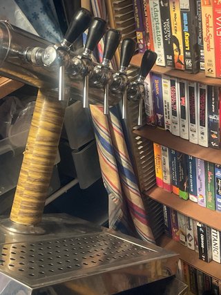 Enfriador de Cerveza con tirador de 5 grifos