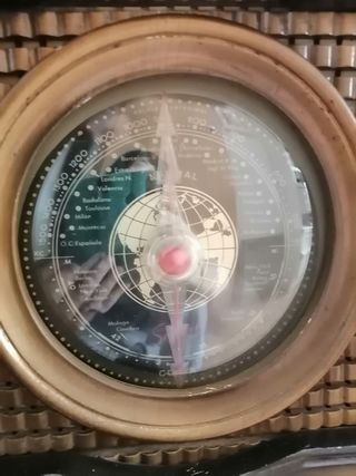 Radio Antigua Pitman. 50x31x27 con 3 botones.