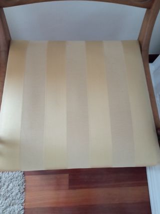 Silla clásica de madera