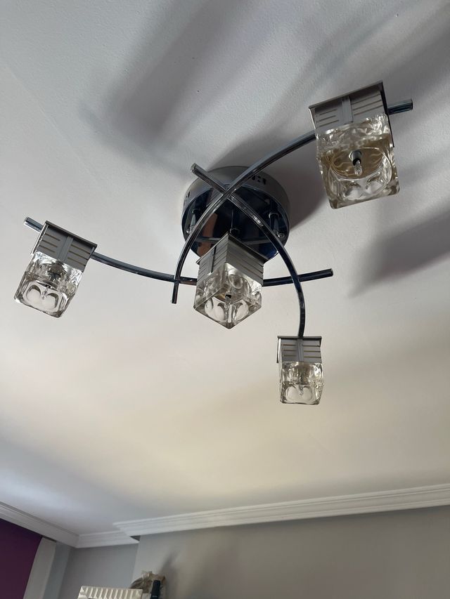 Lámpara de techo moderna con mando