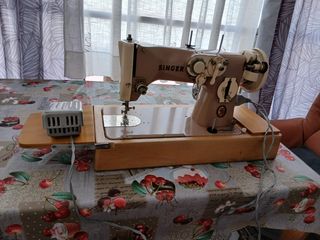 Máquina de coser Singer antigua