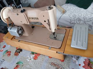 Máquina de coser Singer antigua