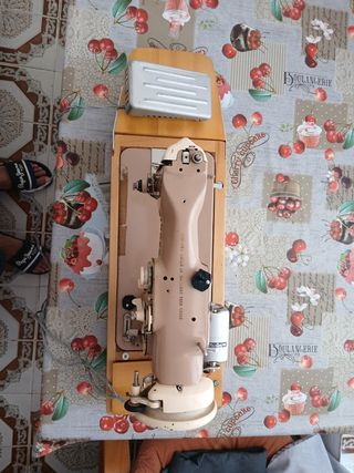 Máquina de coser Singer antigua