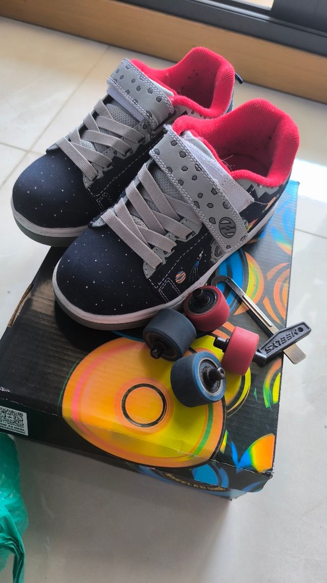 Tenis con ruedas desmontables