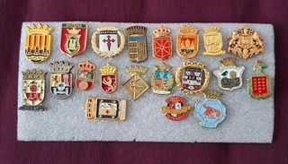 Lote 20 pins Heráldicos España