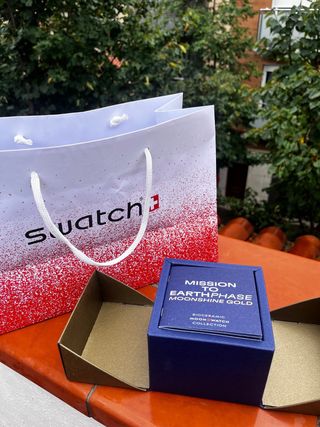Swatch-Mission To Earthphase Moonshine Snoopy Blue