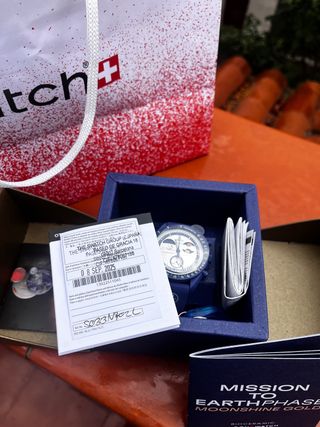 Swatch-Mission To Earthphase Moonshine Snoopy Blue