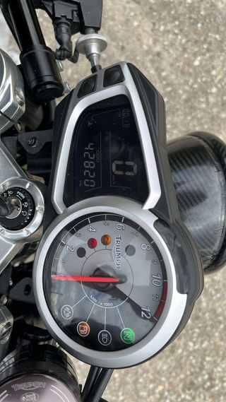 Triumph Street Triple 1050 - Perfecto Estado