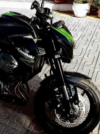 Kawasaki Z800e 2015 Negra y Verde