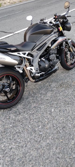 Triumph Speed Triple RS 1050