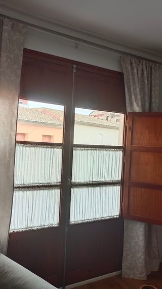 Puerta doble de madera maciza