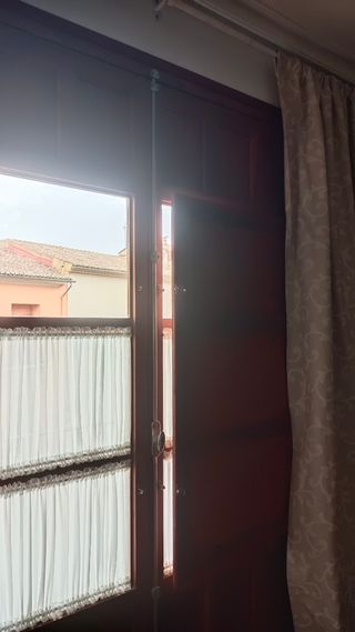 Puerta doble de madera maciza