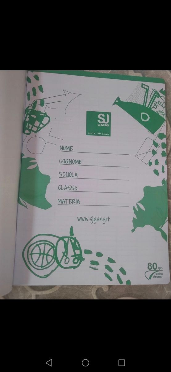 Quaderni a righe con copertina colorata