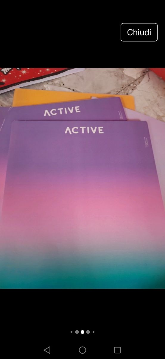 Quaderni a righe con copertina colorata