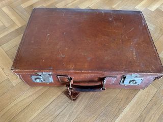 Maleta antigua de cuero
