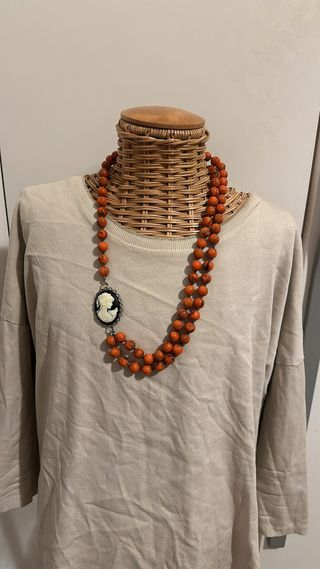 Collana resina arancione con cammeo
