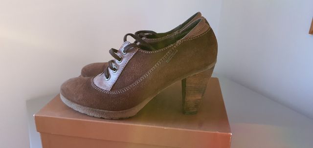 Zapatos de tacón Martinelli marrones