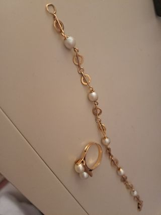  Anillo y Pulsera Oro 18k Perlas naturales.