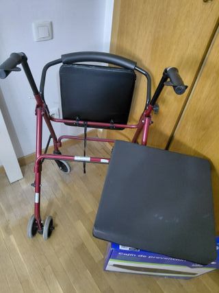 Andador (con cesta desmontable) y cojín ortopédico