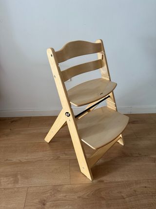 Trona de madera