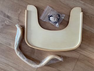 Trona de madera